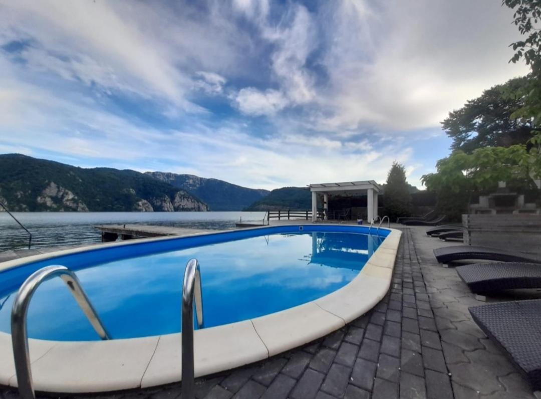 Exclusive Villa Ieşelniţa Buitenkant foto