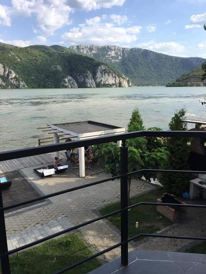 Exclusive Villa Ieşelniţa Buitenkant foto