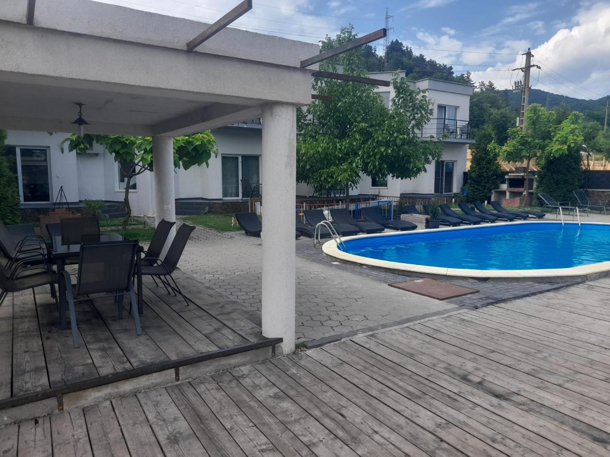 Exclusive Villa Ieşelniţa Buitenkant foto