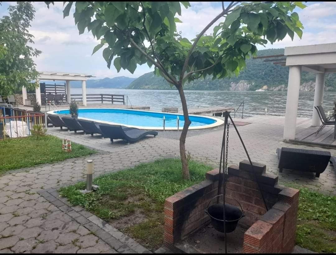Exclusive Villa Ieşelniţa Buitenkant foto