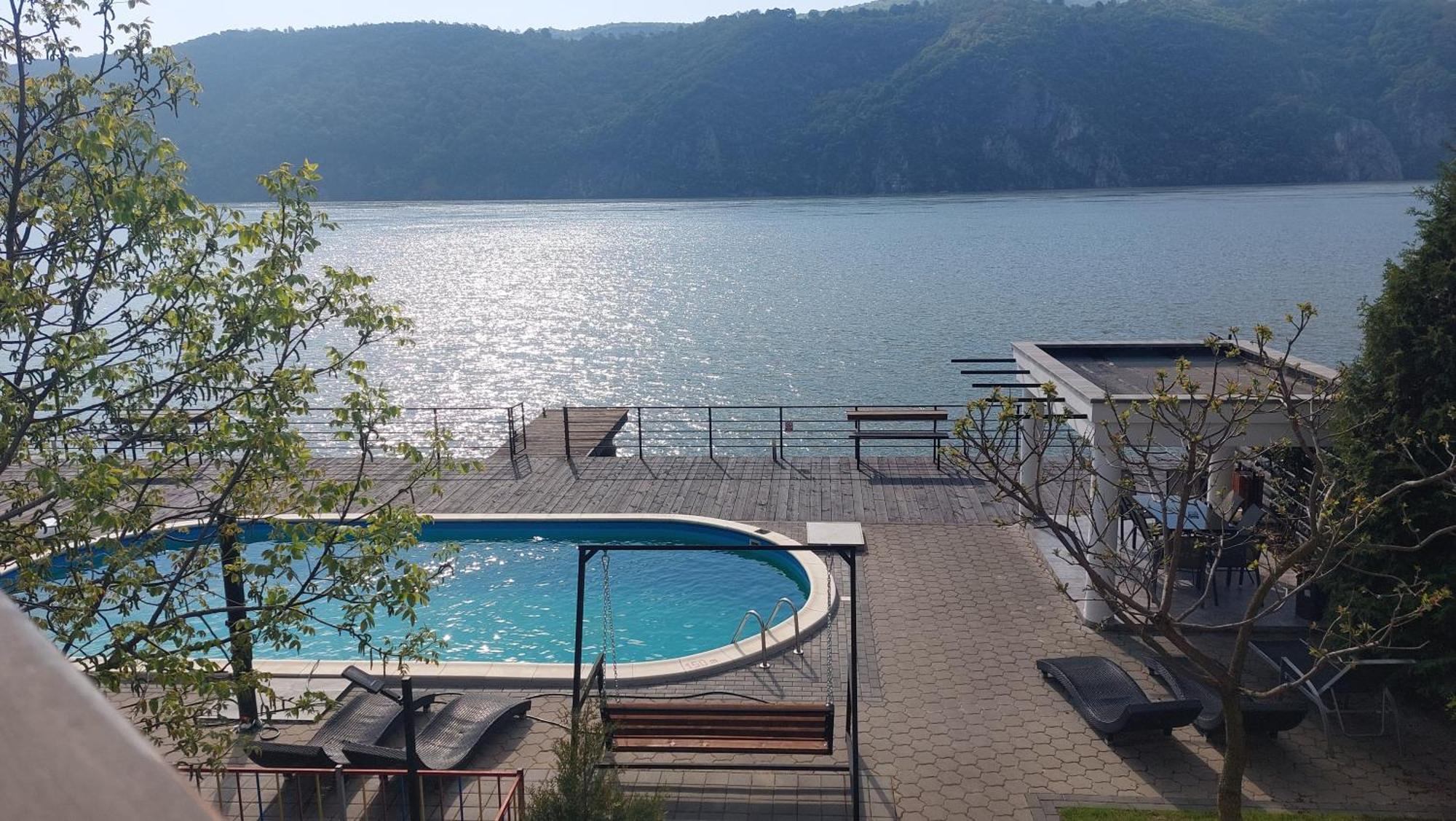 Exclusive Villa Ieşelniţa Buitenkant foto