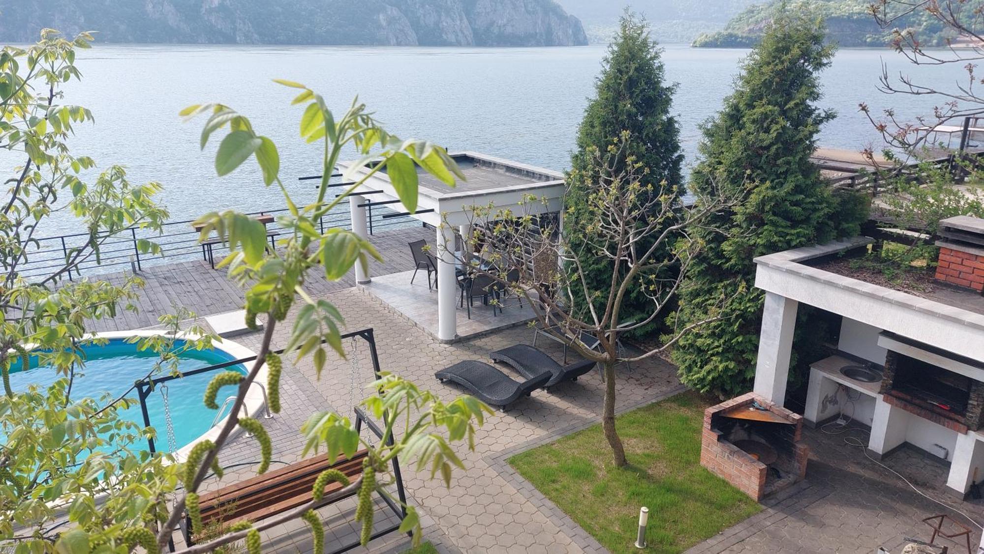 Exclusive Villa Ieşelniţa Buitenkant foto